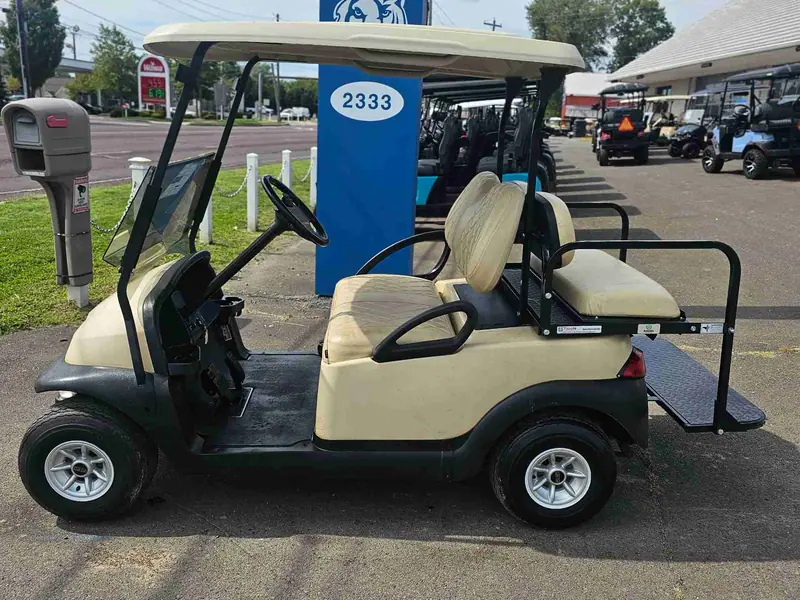 Used beige electric 2015 Club Car Precedent golf cart for sale in Hatfield, PA — photo 2