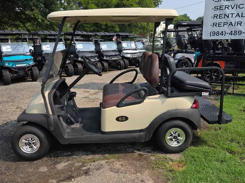 Used beige electric 2015 Club Car Precedent golf cart for sale in Raleigh, NC — photo 2