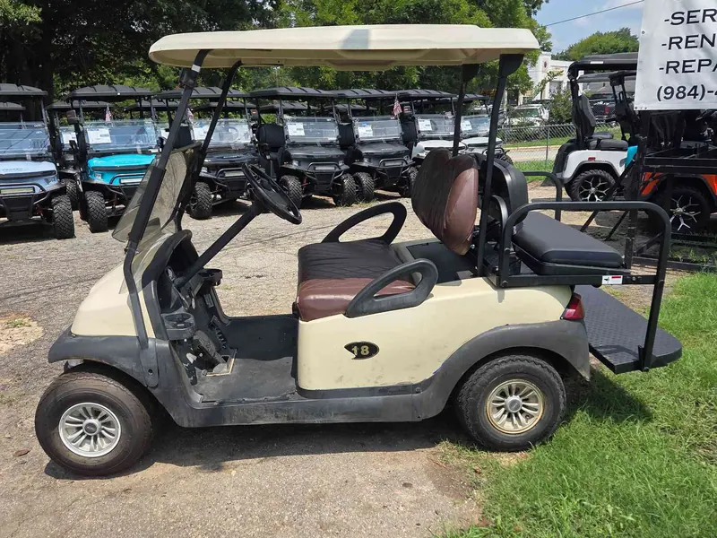 Used beige electric 2015 Club Car Precedent golf cart for sale in Raleigh, NC — photo 2