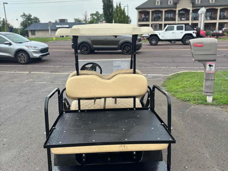 Used beige electric 2018 Club Car Precedent golf cart for sale in South Bend, IN — photo 4