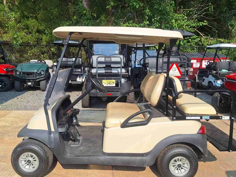 Used beige electric 2018 Club Car Precedent golf cart for sale in Waretown, NJ — photo 2