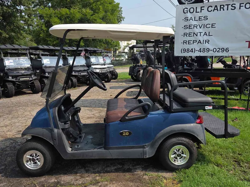 Used blue electric 2015 Club Car Precedent golf cart for sale in Raleigh, NC — photo 2