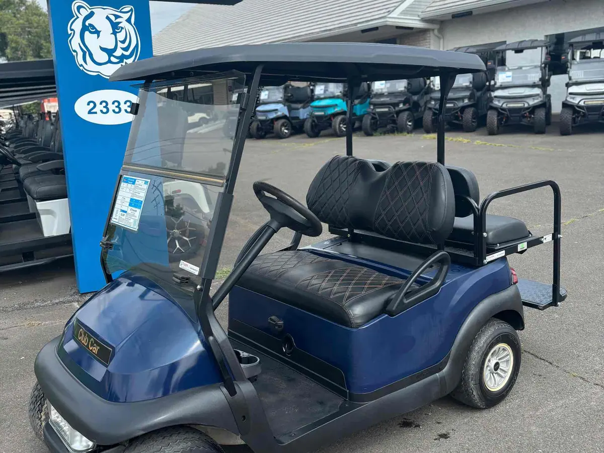 Used blue gas 2019 Club Car Precedent golf cart for sale in Wichita Falls, TX