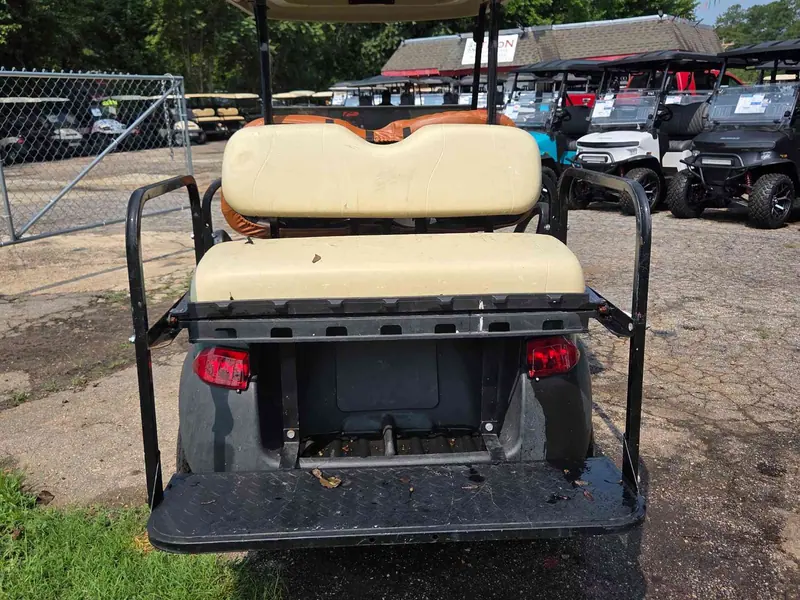 Used green electric 2015 Club Car Precedent golf cart for sale in Raleigh, NC — photo 4