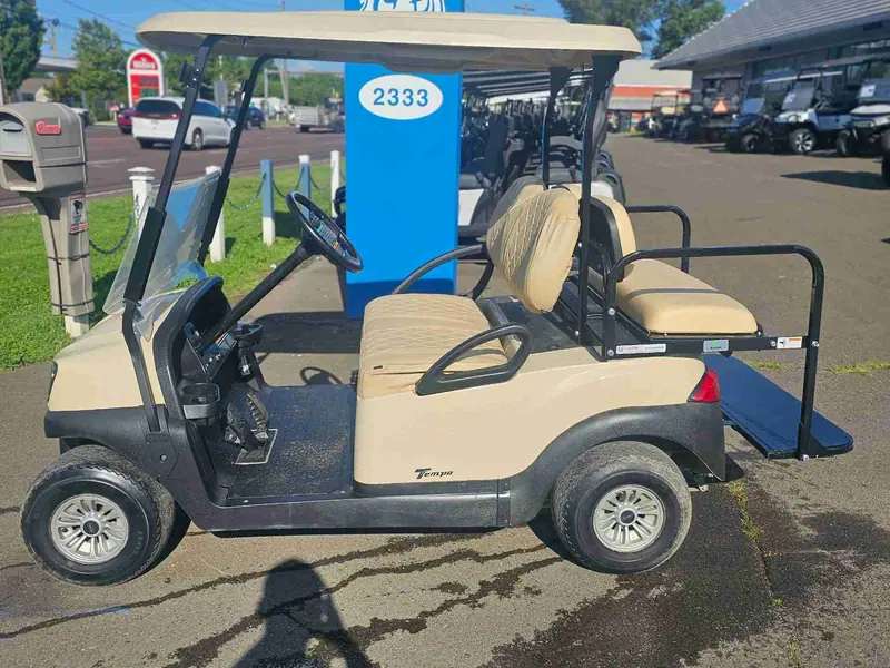 Used beige electric 2019 Club Car Tempo golf cart for sale in Hatfield, PA — photo 2