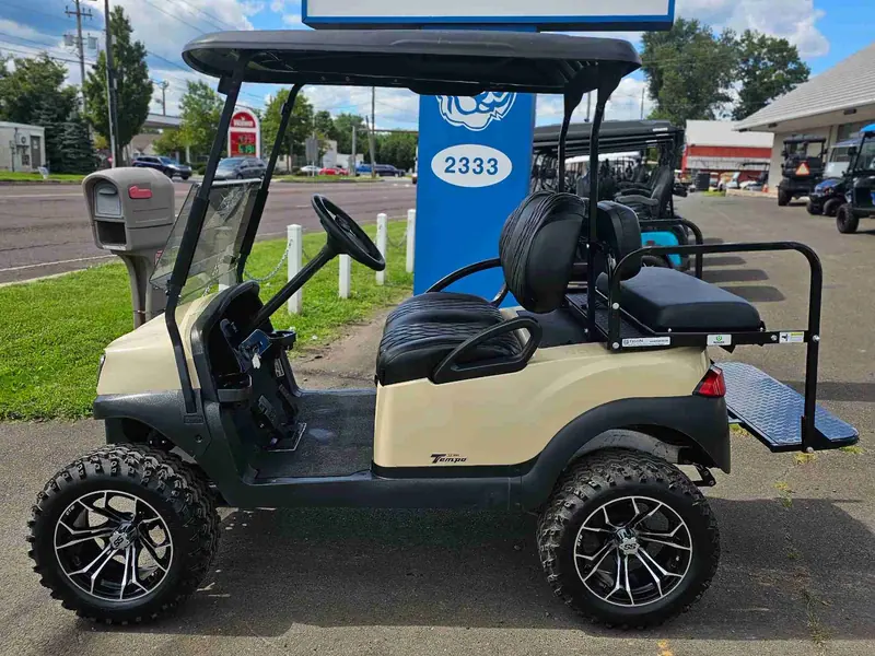 Used beige electric 2020 Club Car Tempo lifted golf cart for sale in Hatfield, PA — photo 2