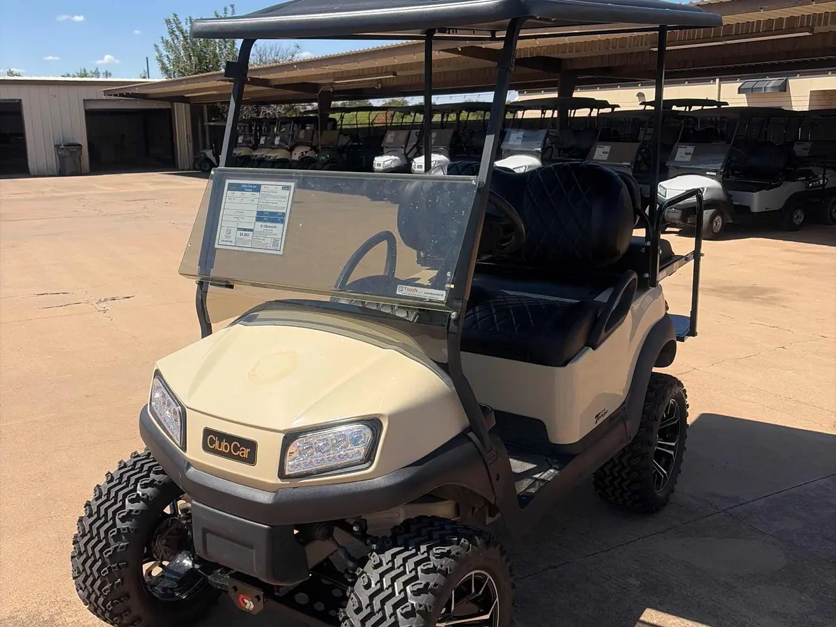 Used beige electric 2020 Club Car Tempo lifted golf cart for sale in Wichita Falls, TX
