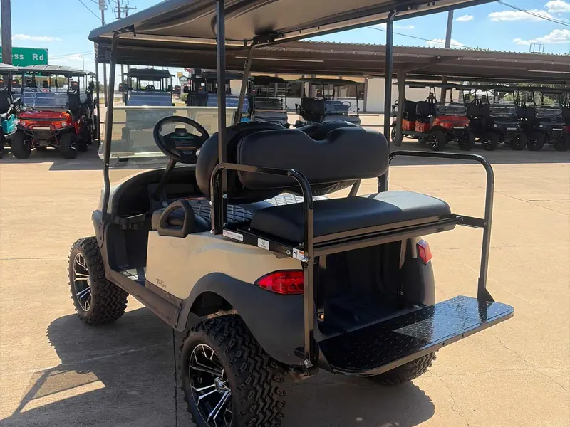 Used beige electric 2020 Club Car Tempo lifted golf cart for sale in Wichita Falls, TX — photo 3