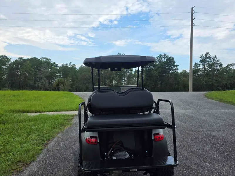 Used gray electric 2024 Club Car Tempo lifted golf cart for sale in Lecanto, FL — photo 4