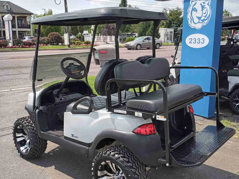 Used gray electric 2020 Club Car Tempo lifted golf cart for sale in Lecanto, FL — photo 3