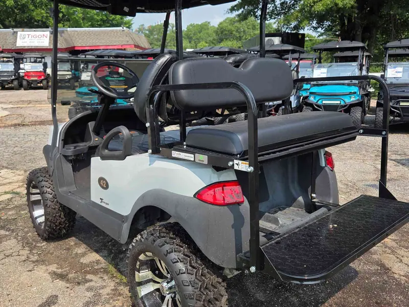 Used gray electric 2020 Club Car Tempo lifted golf cart for sale in Raleigh, NC — photo 4