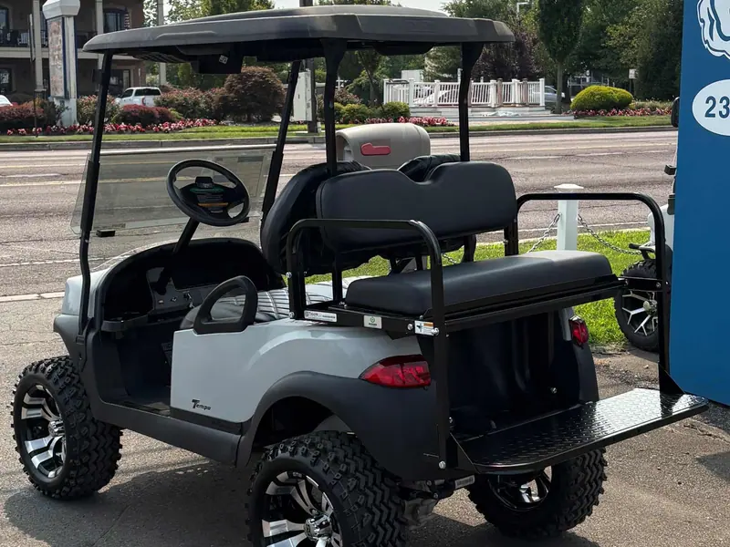 Used gray electric 2020 Club Car Tempo lifted golf cart for sale in Rio Grande, NJ — photo 3