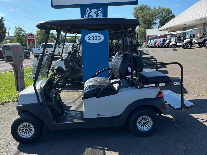 Used gray electric 2020 Club Car Tempo golf cart for sale in Wichita Falls, TX — photo 2
