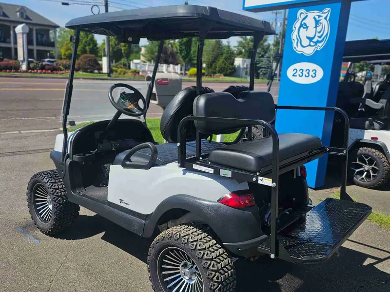 Used gray electric 2020 Club Car Tempo lifted golf cart for sale in Wichita Falls, TX — photo 3