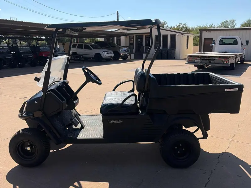 Used black electric 2020 EZGO Cushman golf cart for sale in Wichita Falls, TX — photo 2