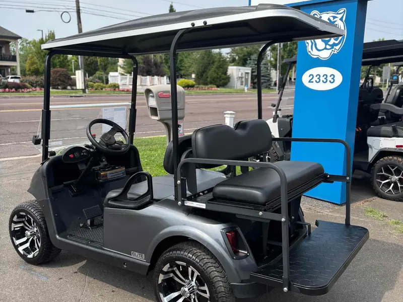 Used black electric 2021 EZGO RXV golf cart for sale in Hatfield, PA — photo 3