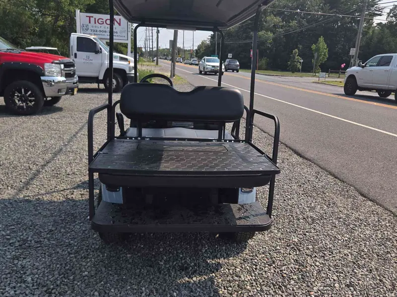 Used blue electric 2021 EZGO RXV golf cart for sale in Waretown, NJ — photo 4