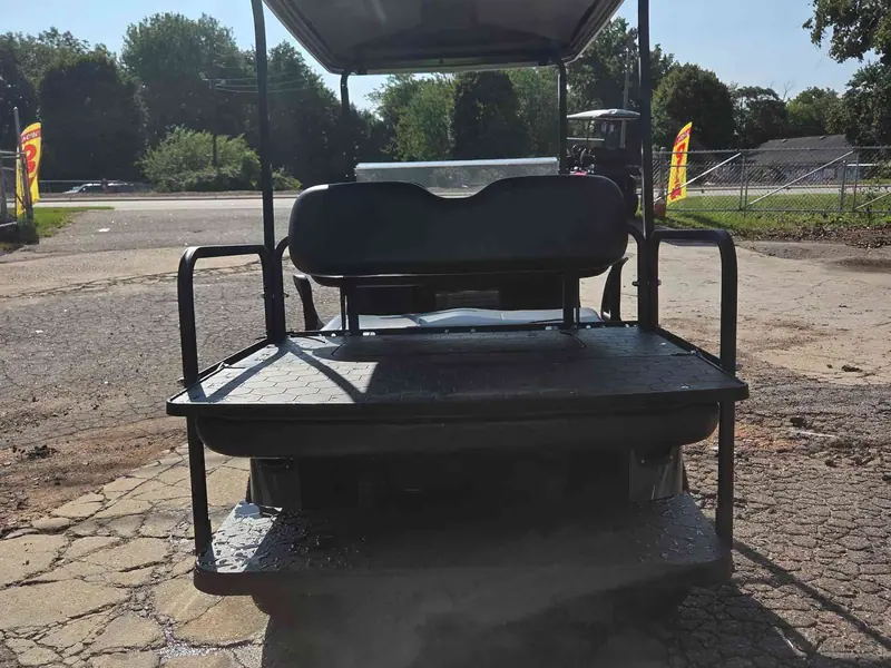 Used gray electric 2021 EZGO RXV golf cart for sale in Raleigh, NC — photo 4
