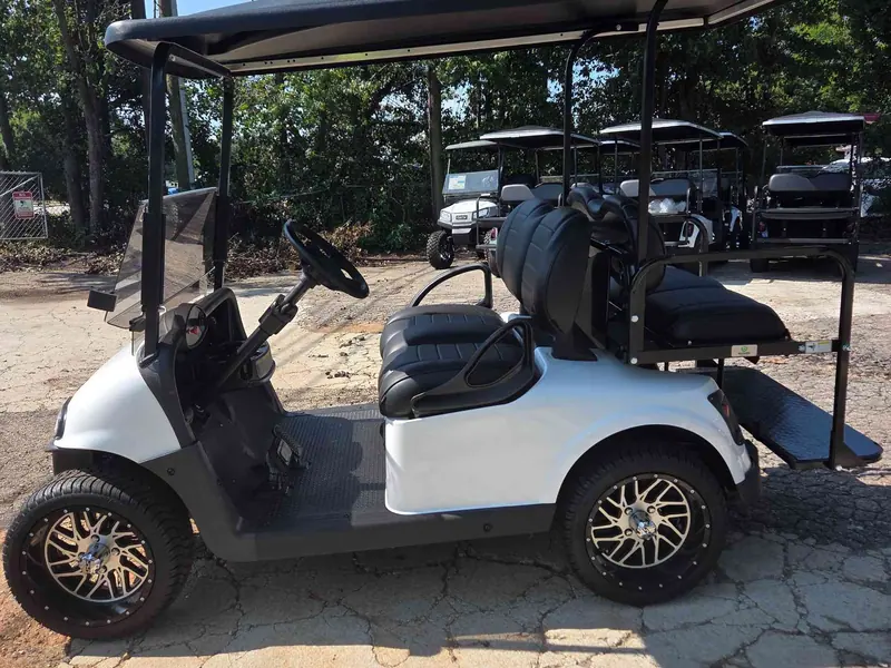 Used white electric 2021 EZGO RXV golf cart for sale in Raleigh, NC — photo 3