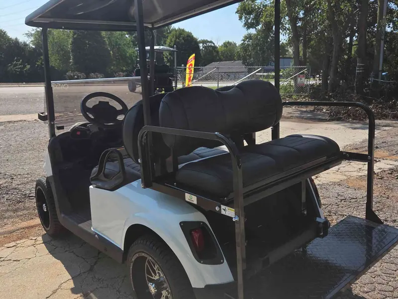 Used white electric 2021 EZGO RXV golf cart for sale in Raleigh, NC — photo 4