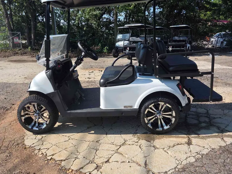 Used white electric 2021 EZGO RXV golf cart for sale in Raleigh, NC — photo 3