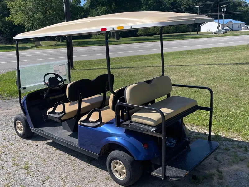 Used blue electric 2016 EZGO TXT golf cart for sale in Swanton, OH — photo 3