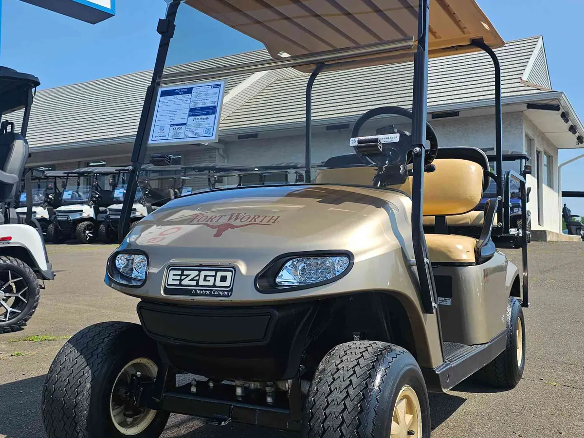 Used champane gas 2021 EZGO TXT golf cart for sale in Wichita Falls, TX