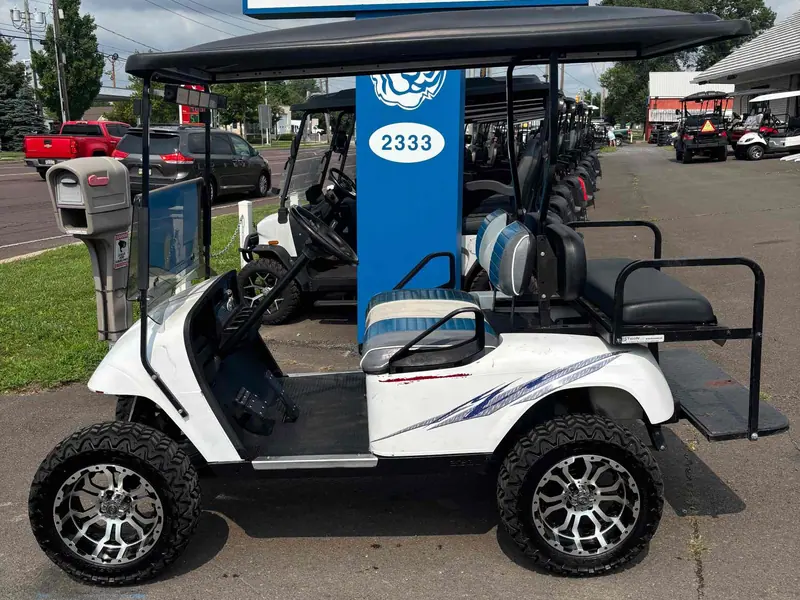 Used white electric 2008 EZGO TXT lifted golf cart for sale in Hatfield, PA — photo 2