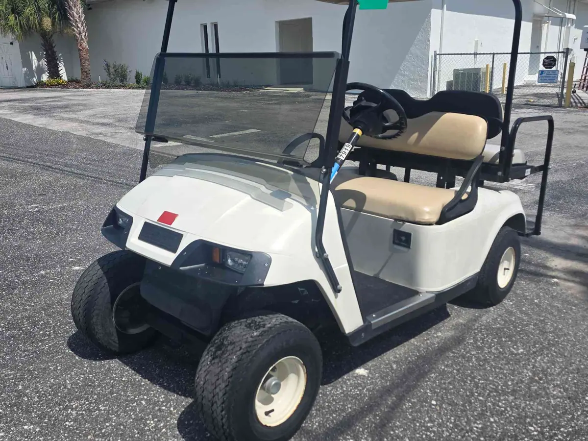 Used white gas 2008 EZGO TXT golf cart for sale in Lecanto, FL