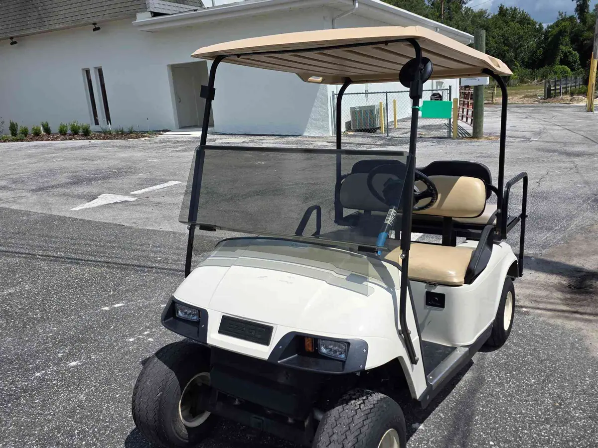Used white gas 2008 EZGO TXT golf cart for sale in Lecanto, FL