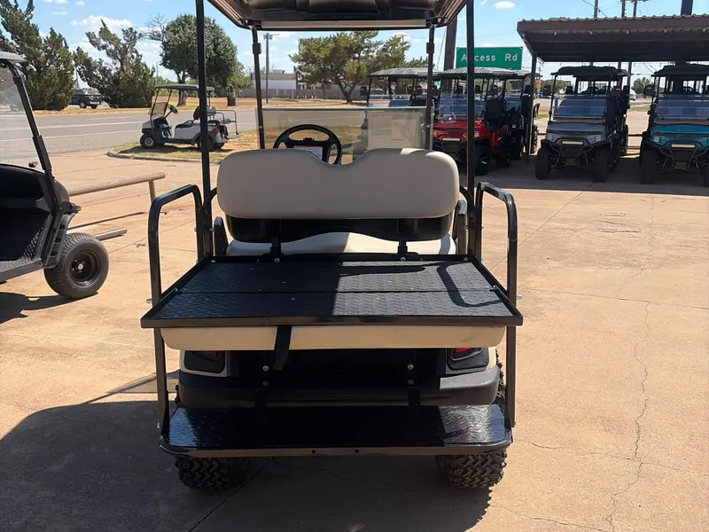 Used beige gas 2017 Yamaha Drive 2 lifted golf cart for sale in Wichita Falls, TX — photo 4