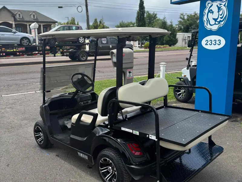 Used black electric 2017 Yamaha Drive 2 golf cart for sale in Long Pond, PA — photo 3