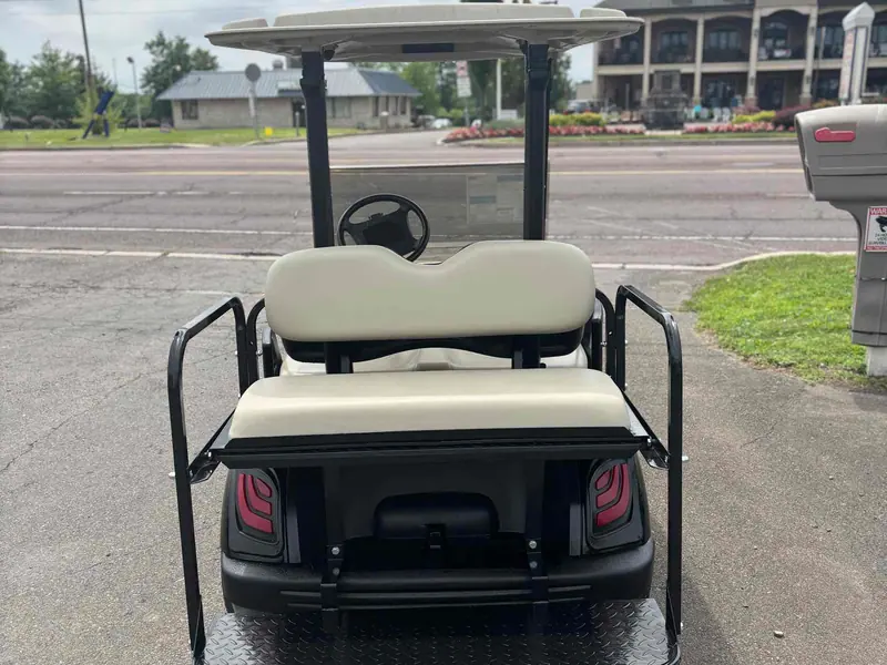 Used black electric 2017 Yamaha Drive 2 golf cart for sale in Long Pond, PA — photo 4