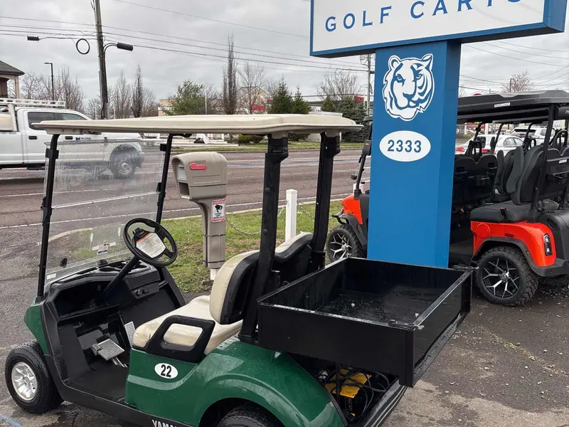 Used green electric 2017 Yamaha Drive 2 golf cart for sale in South Bend, IN — photo 3