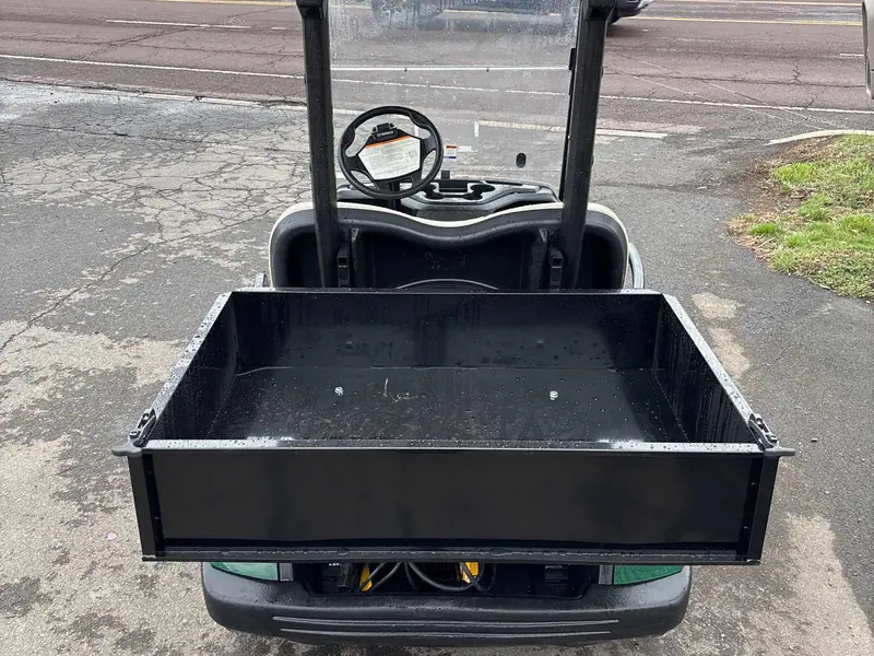 Used green electric 2017 Yamaha Drive 2 golf cart for sale in South Bend, IN — photo 4