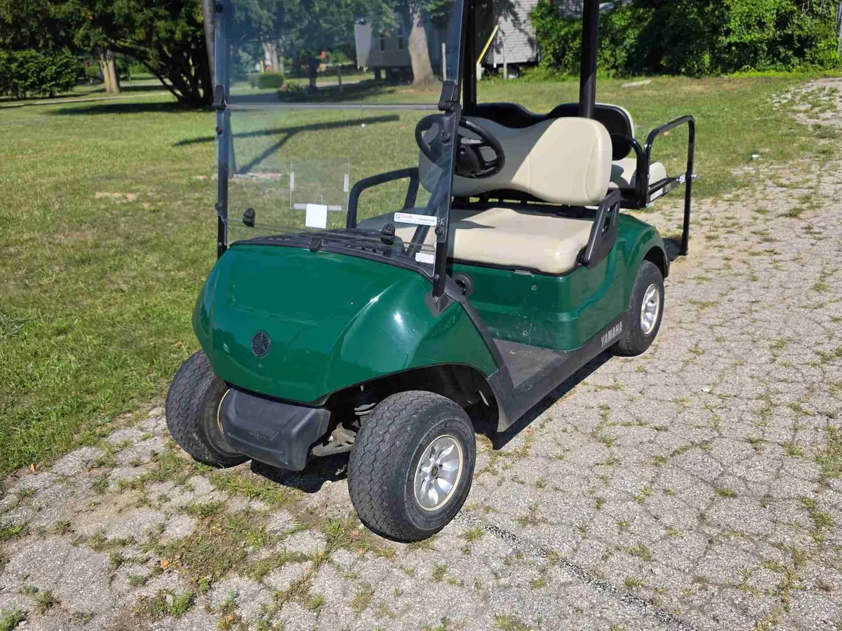 Used green electric 2017 Yamaha Drive 2 golf cart for sale in Swanton, OH