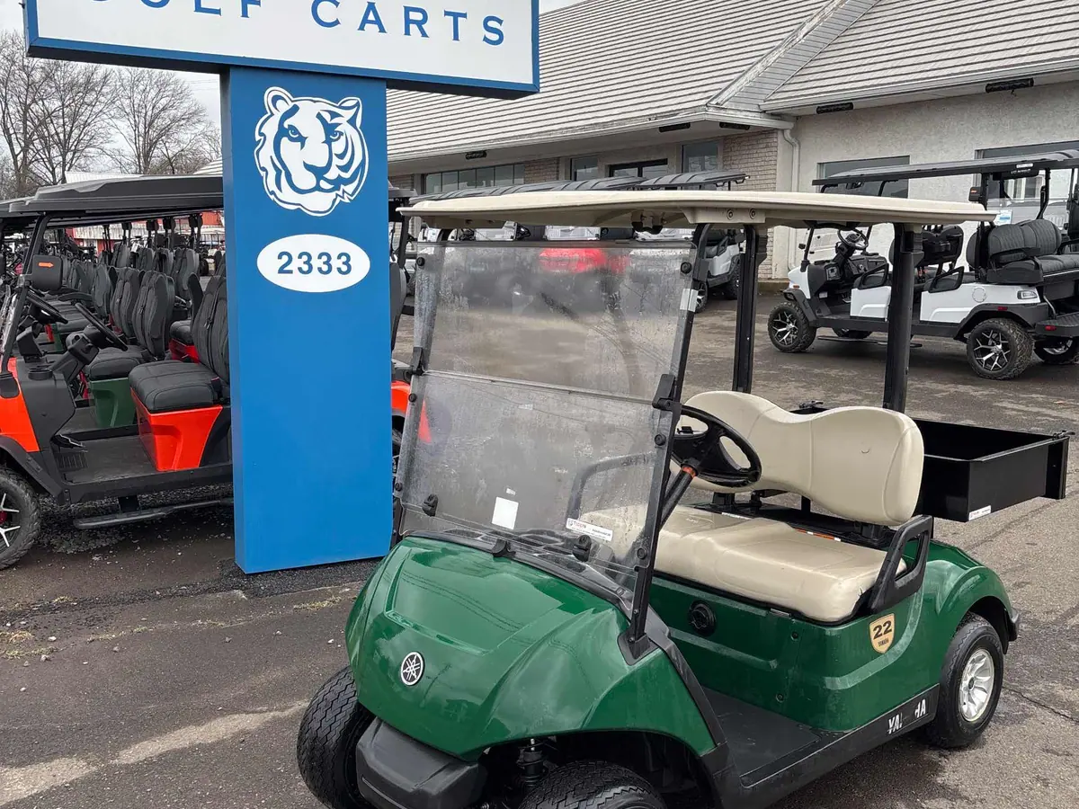 Used green electric 2017 Yamaha Drive 2 golf cart for sale in Swanton, OH