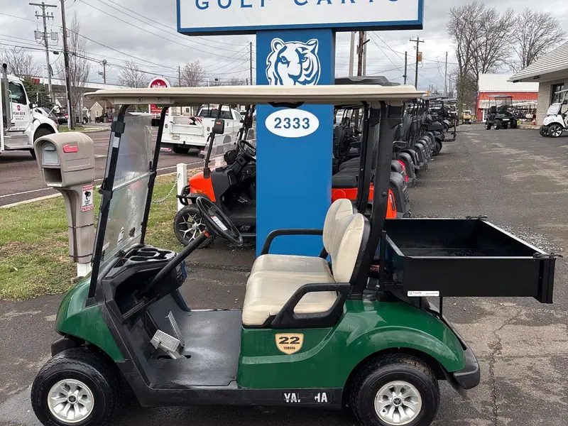 Used green electric 2017 Yamaha Drive 2 golf cart for sale in Swanton, OH — photo 2