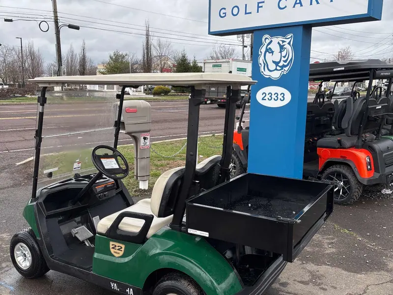 Used green electric 2017 Yamaha Drive 2 golf cart for sale in Swanton, OH — photo 3