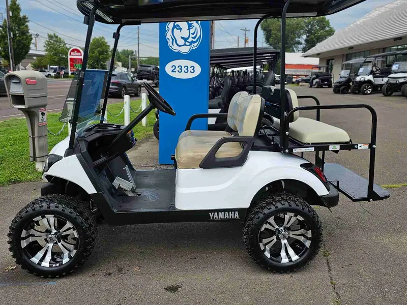 Used white gas 2017 Yamaha Drive 2 lifted golf cart for sale in Gloucester Point, VA — photo 2