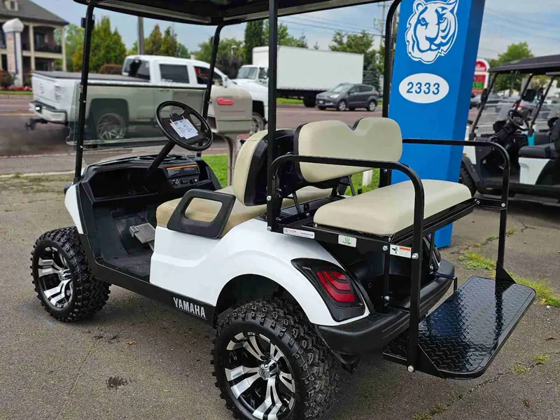 Used white gas 2017 Yamaha Drive 2 lifted golf cart for sale in Gloucester Point, VA — photo 3