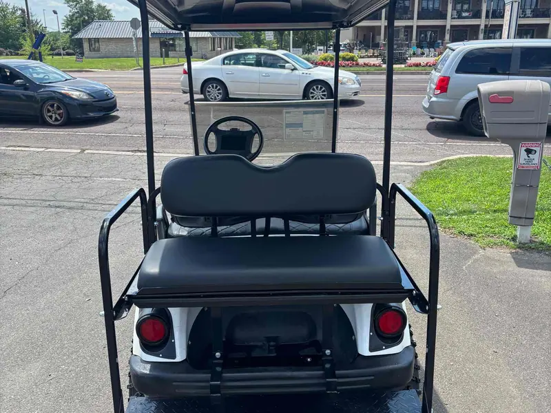 Used white gas 2013 Yamaha G29 lifted golf cart for sale in Swanton, OH — photo 4